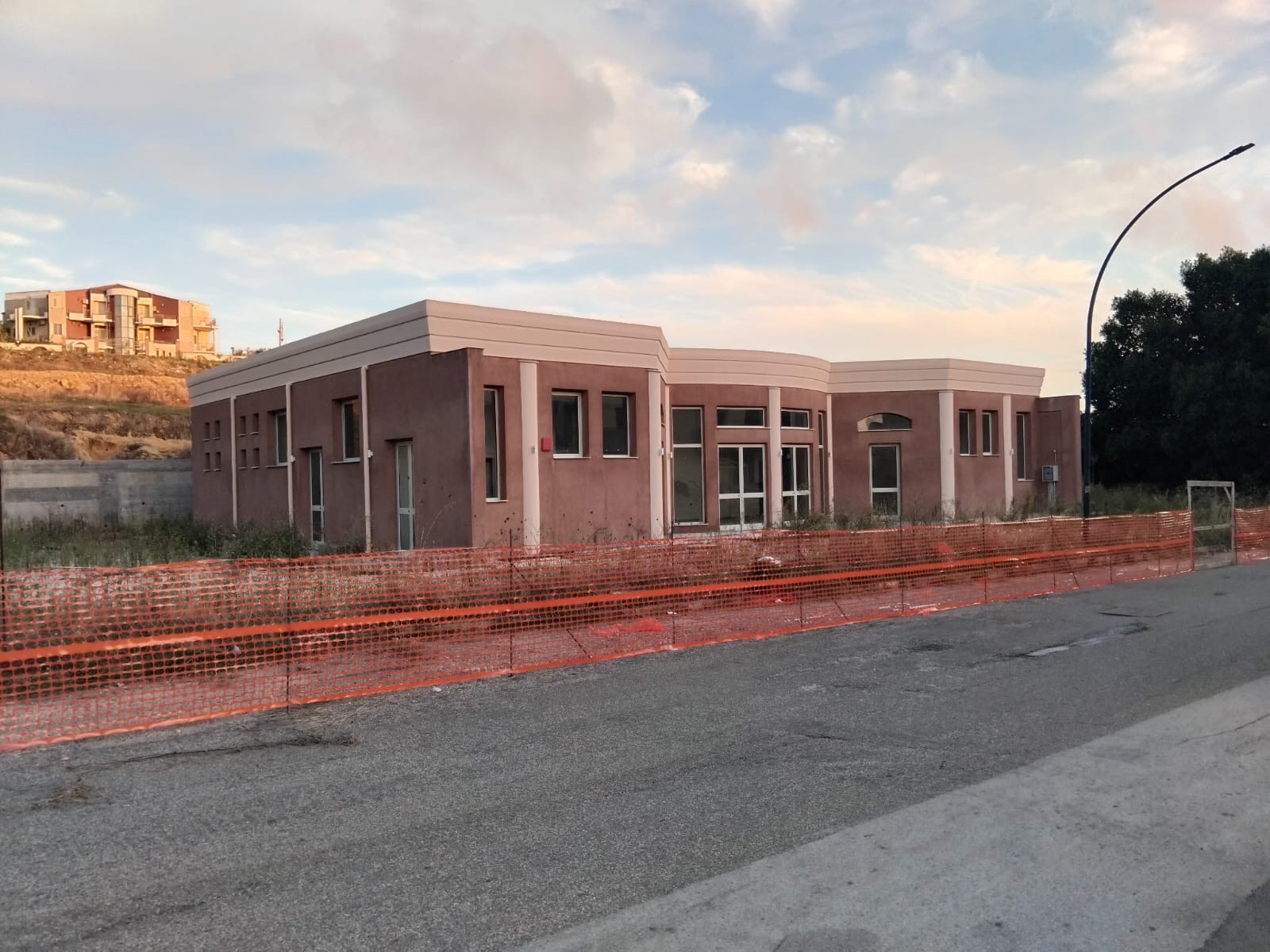 Delia. Partito il cantiere per la riqualificazione e manutenzione del Centro culturale di viale Pertini