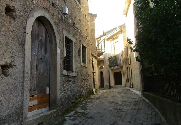 Frane nel Messinese, pubblicato il bando di gara per il consolidamento del centro abitato di Tripi