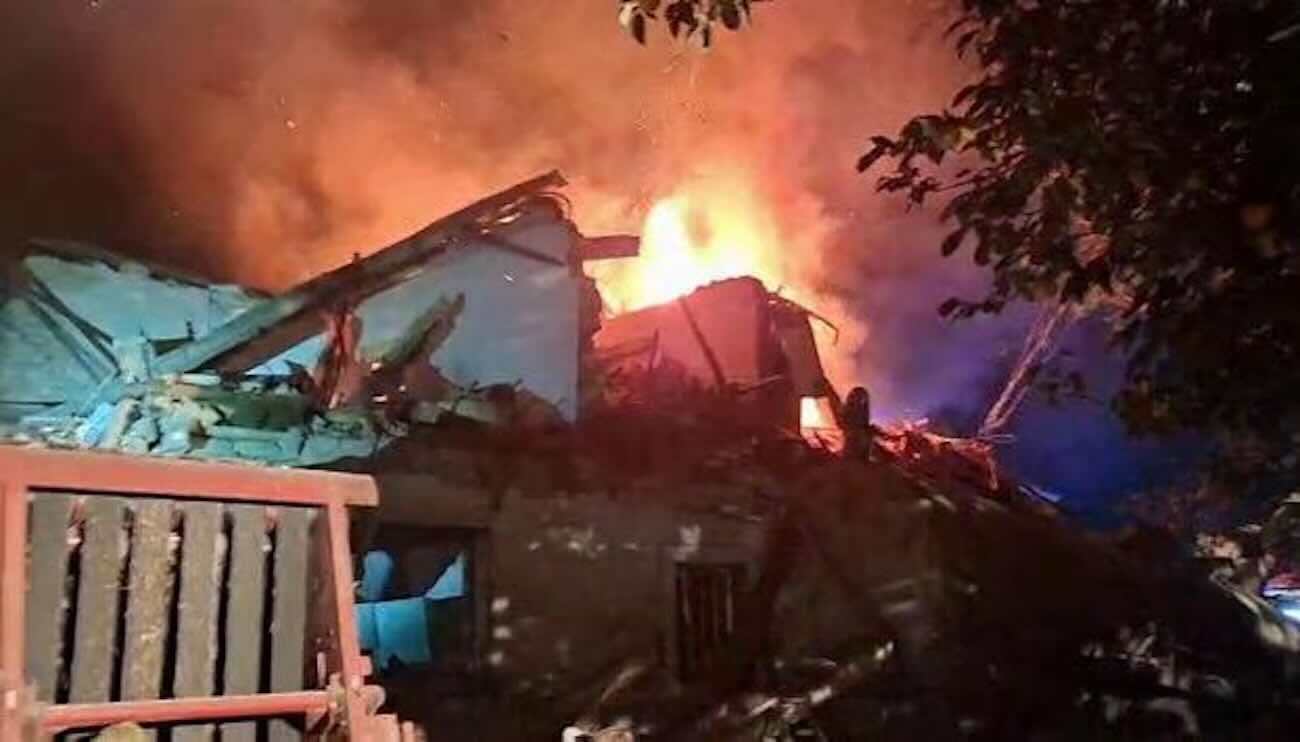 Esplosione nello sgombero di un casolare: fermati fratello e sorella 60enni; un terzo è familiare è fuggito