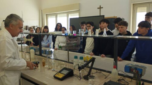 Mussomeli, presso gli Istituti Superiori “Virgilio” e “Hodierna”: dalla teoria alla pratica: