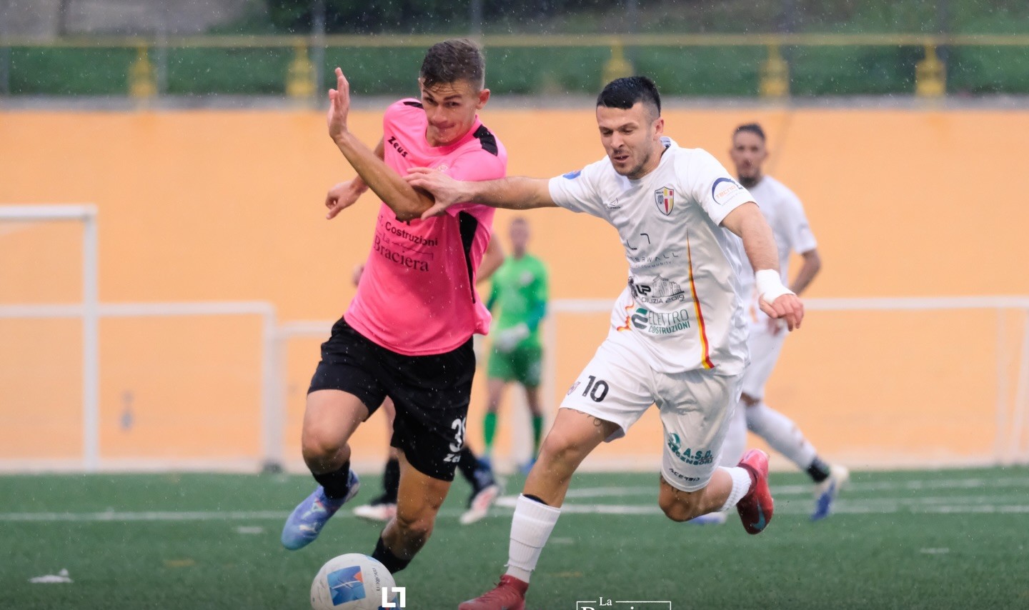 Serie D. La Nissa rimonta 1-2 l’Athletic Palermo e agguanta il 2° posto in classifica: Rotulo la pareggia, un autogol per il sorpasso