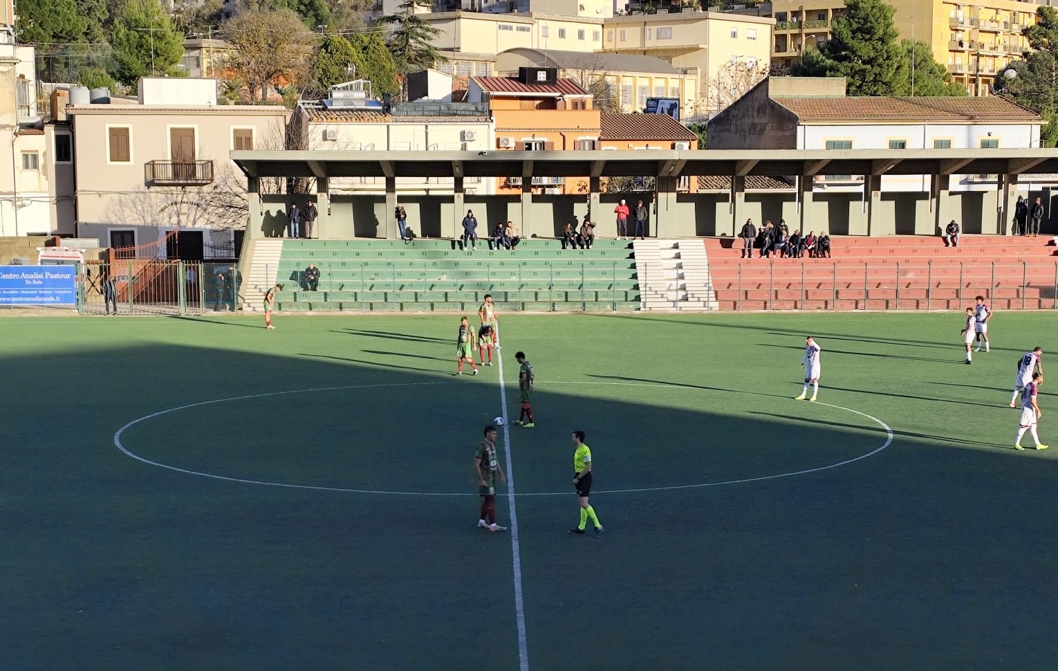 Serie D. La Sancataldese soffre con la Vibonese ma alla fine acciuffa il pari 1-1 con Castro su rigore