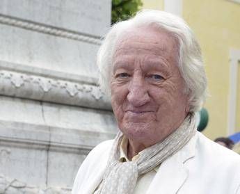 Addio a Forattini, il ricordo dei politici. Bertinotti: “Craxi con stivali alla Mussolini e Berlinguer in vestaglia nella storia”