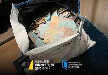 Appalti per l’energia, scandalo in Ucraina: coinvolti ministro ed ex socio Zelensky