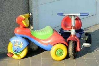 Arezzo, bimbo soffocato all’asilo nido: Procura indaga su negligenze nella sorveglianza