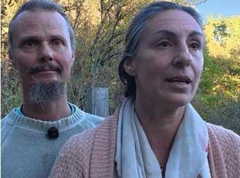 Chieti, bimbi allontanati dal bosco: “Vivevano in un rudere, a rischio integrità fisica e psichica”