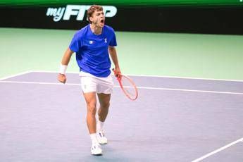 Cobolli e l’emozionante dedica a Bove dopo la vittoria in Coppa Davis – Il video