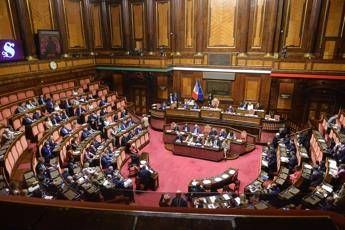 Ddl anti-stupro, battuta d’arresto al Senato e bufera opposizioni: “Smentito patto Meloni-Schlein”