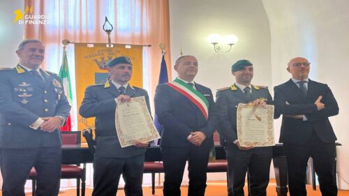 Caltanissetta, Guardia di Finanza. Baschi verdi di Gela premiati a Mazara del Vallo per aver evitato tragedia sulla A29