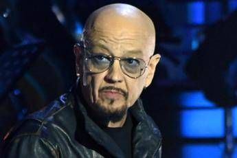 Enrico Ruggeri: “Cantanti di oggi tutte brave ma senza spessore”