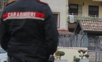 Firenze, marito e moglie trovati morti in casa con ferite da coltello
