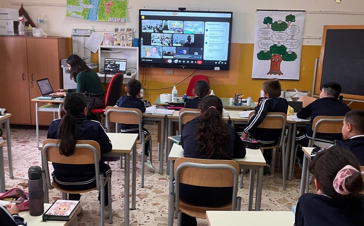 Caltanissetta. “Amici di Penna”, alunni dell’Istituto “M. L. King” incontrano l’autore Alessandro Barbaglia