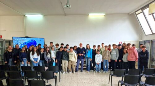 Caltanissetta. Al Liceo scientifico “Volta” percorso di Educazione alla cittadinanza per gli alunni con la Polizia di Stato