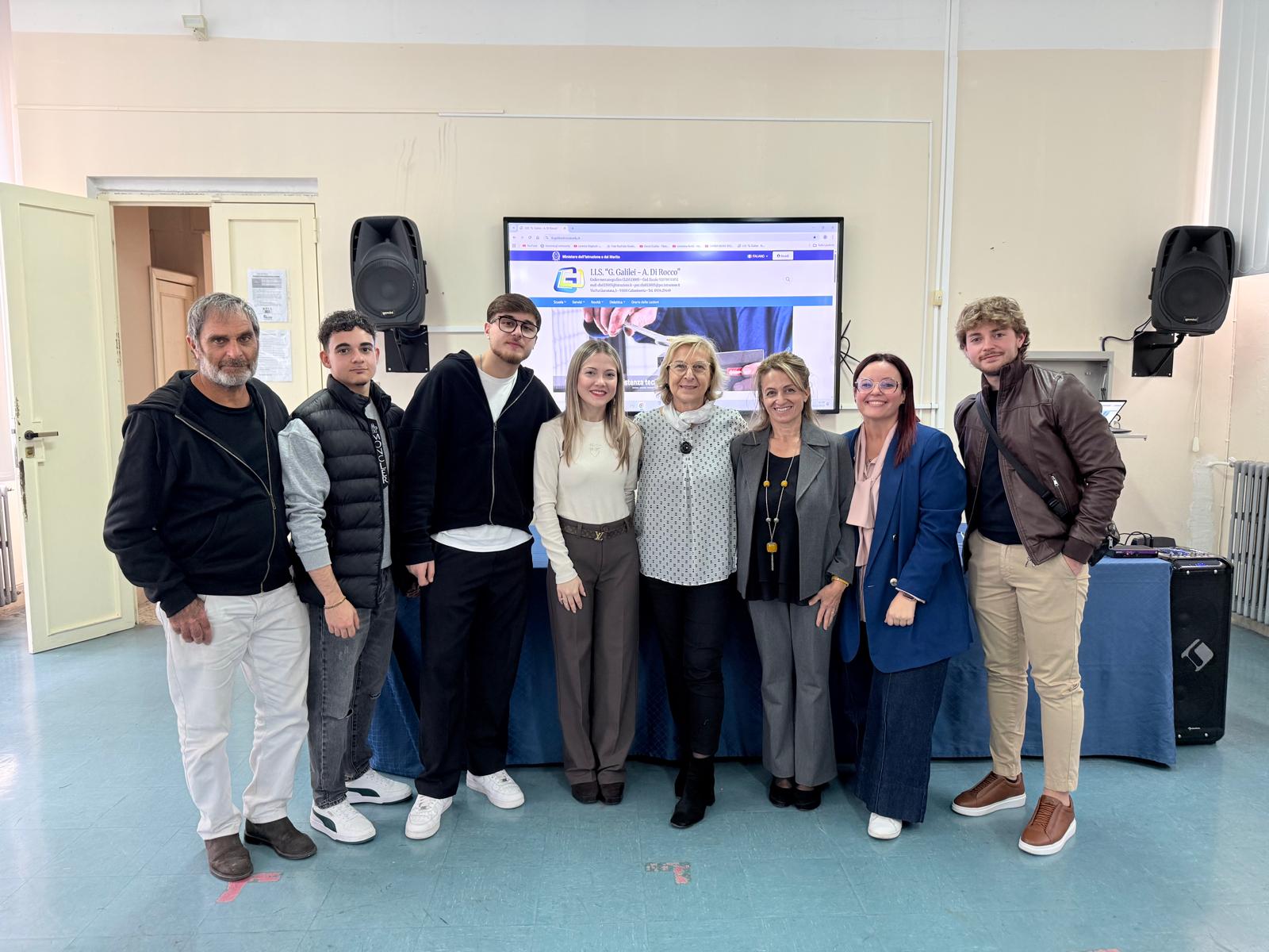 Caltanissetta. Ex alunni dell’Istituto Galilei-Di Rocco tornano in classe e incontrano gli studenti, l’esperienza e il racconto di tre professionisti dell’Ottica