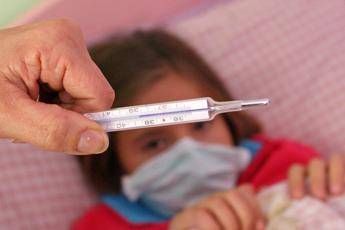 Influenza, il pediatra: “Bambini sempre i più colpiti, per loro virus non banale”