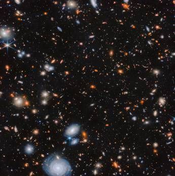 JWST rivela un buco nero supermassiccio anomalo nell’universo primordiale