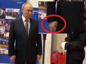 “Mano gonfia e dolorante”, un video riaccende i dubbi sulla salute di Putin