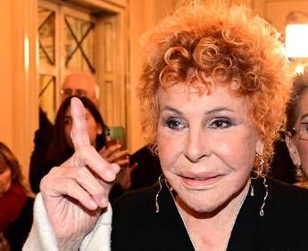 Ornella Vanoni, oggi il funerale nella sua Milano