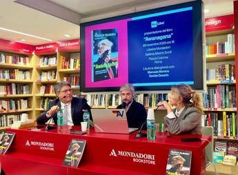 Palmaroli ‘Osho’ presenta il nuovo libro Awanagana: “Il politico più ironico? Renzi”