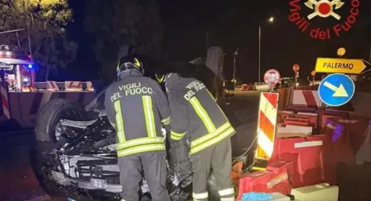 Incidente nella notte sulla A19 in direzione Enna, auto si ribalta: un ferito trasportato al Sant’Elia di Caltanissetta