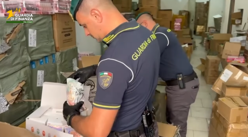 Maxisequestro di oltre 10mila pupazzetti Labubu falsi a Palermo