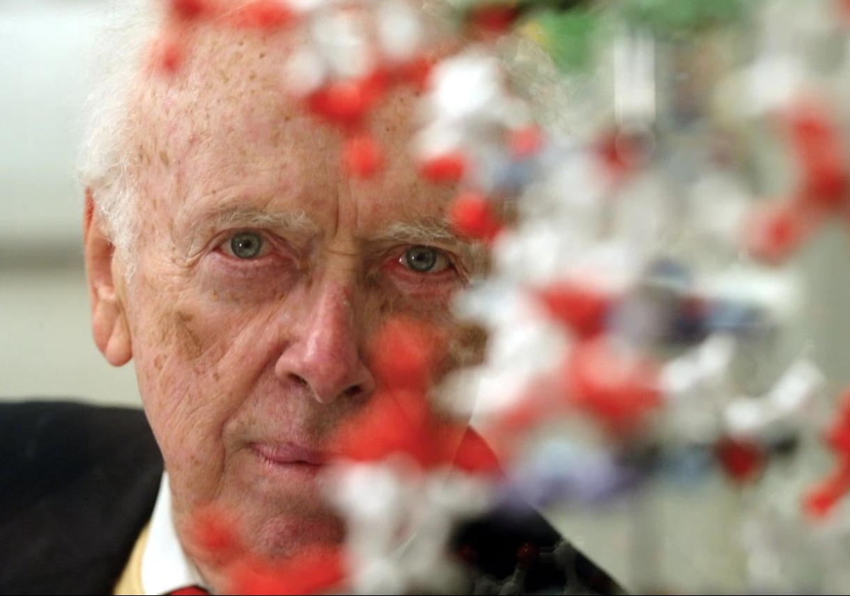 James D Watson (1928-2025): una vita per le scienze della vita tra scoperte e controversie