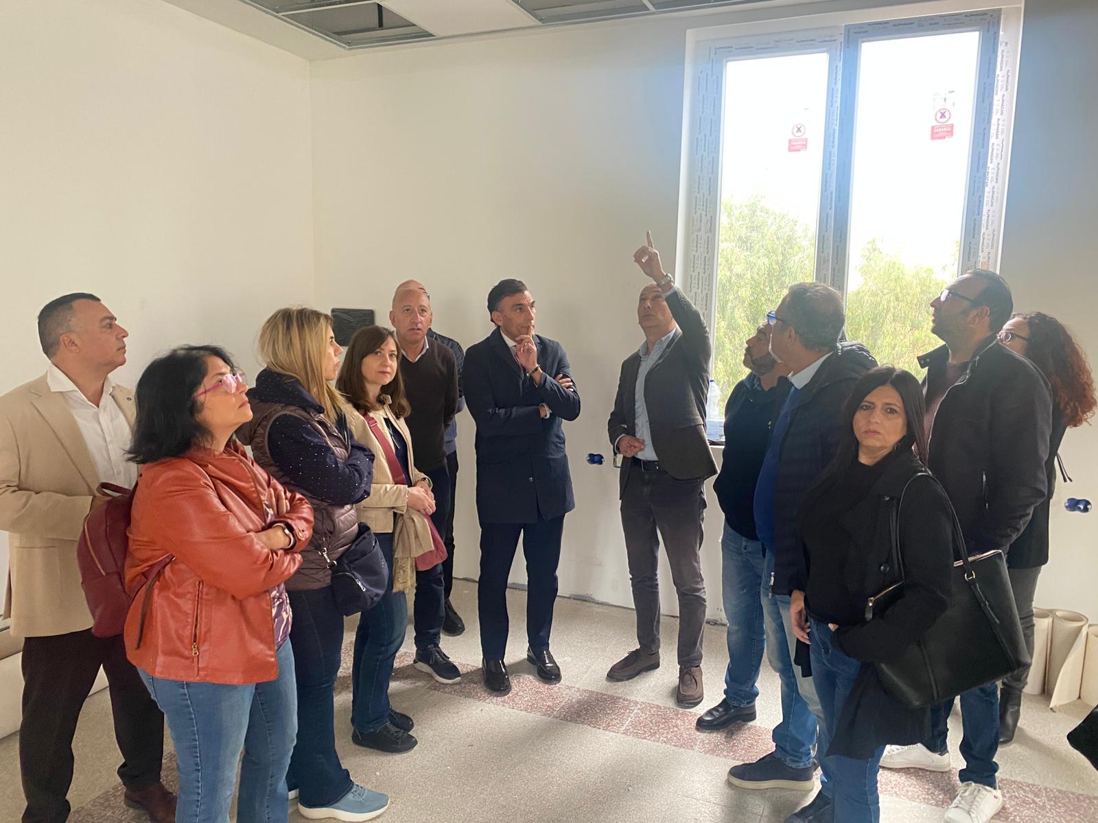 Call center 116117, sopralluogo di Tamajo al Civico di Palermo: «Lavori termineranno a breve, presto ricollocazione degli ex Almaviva»