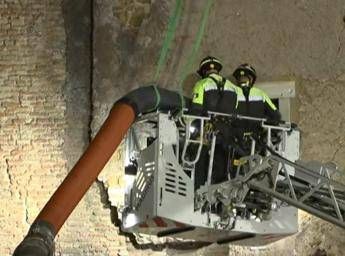 Torre dei Conti, parla l’operaio scampato al crollo: “Ho avuto paura, ora aspetto che salvino il mio collega”