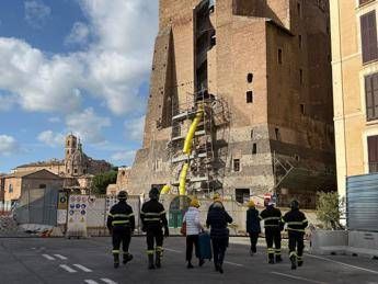 Torre dei Conti, zona ‘sospesa’ e locali in difficoltà in attesa della messa in sicurezza