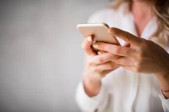 Truffe telefoniche e telemarketing, arrivano numeri a tre cifre: cosa cambia