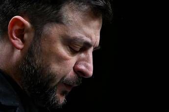 Trump insiste, Putin minaccia: Zelensky accerchiato sul piano Usa per l’Ucraina