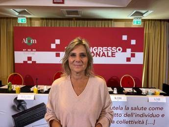 Tumori, Fabi (Aiom): “Cancro seno malattia sociale, serve supporto psicologico”
