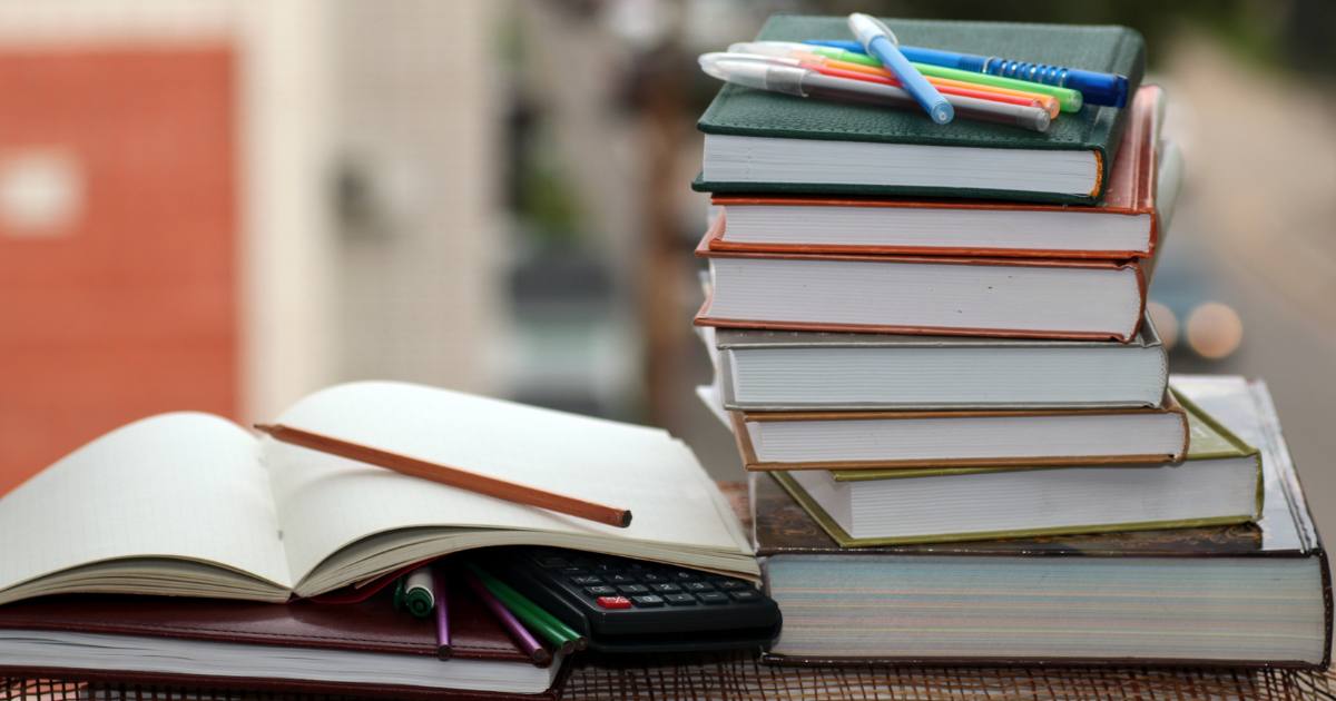 Caltanissetta. Libri scolastici, contributo per la fornitura gratuita e semigratuita: istanze entro il 15 dicembre e con ISEE fino a 13.000 euro