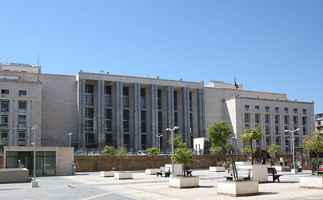 Procura di Palermo, inchiesta sugli appalti pilotati: indagato un carabiniere