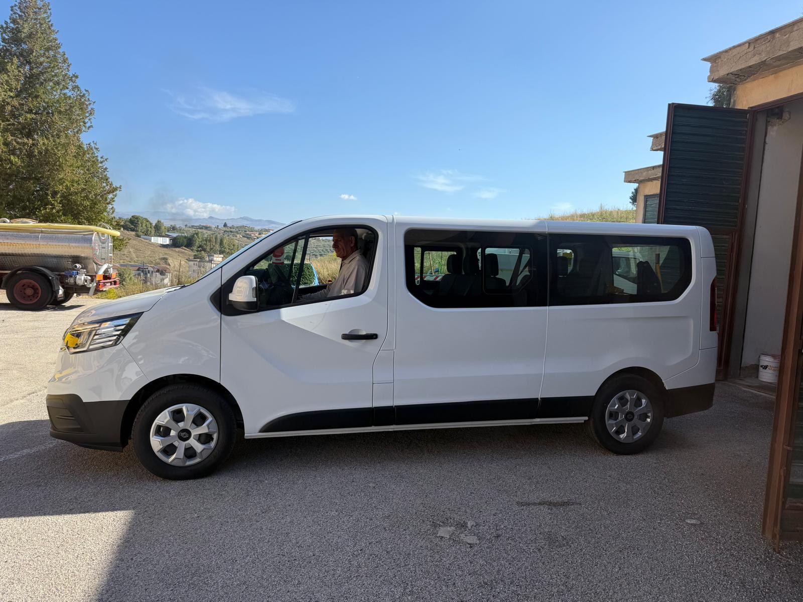 Vallelunga. Servizio navetta per i cittadini che fruiscono di servizi di geromotricità e per studenti pendolari
