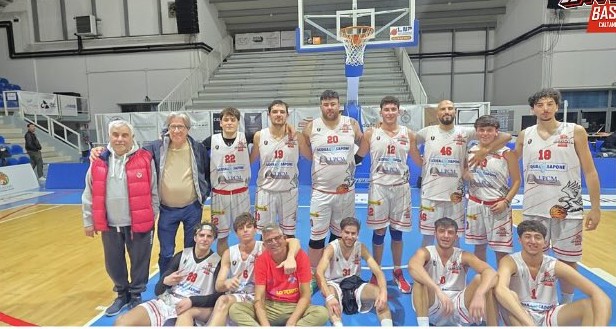 Basket. Terza vittoria di fila per l’Invicta: ad Enna il quintetto di coach Falletta chiude la contesa 66-82