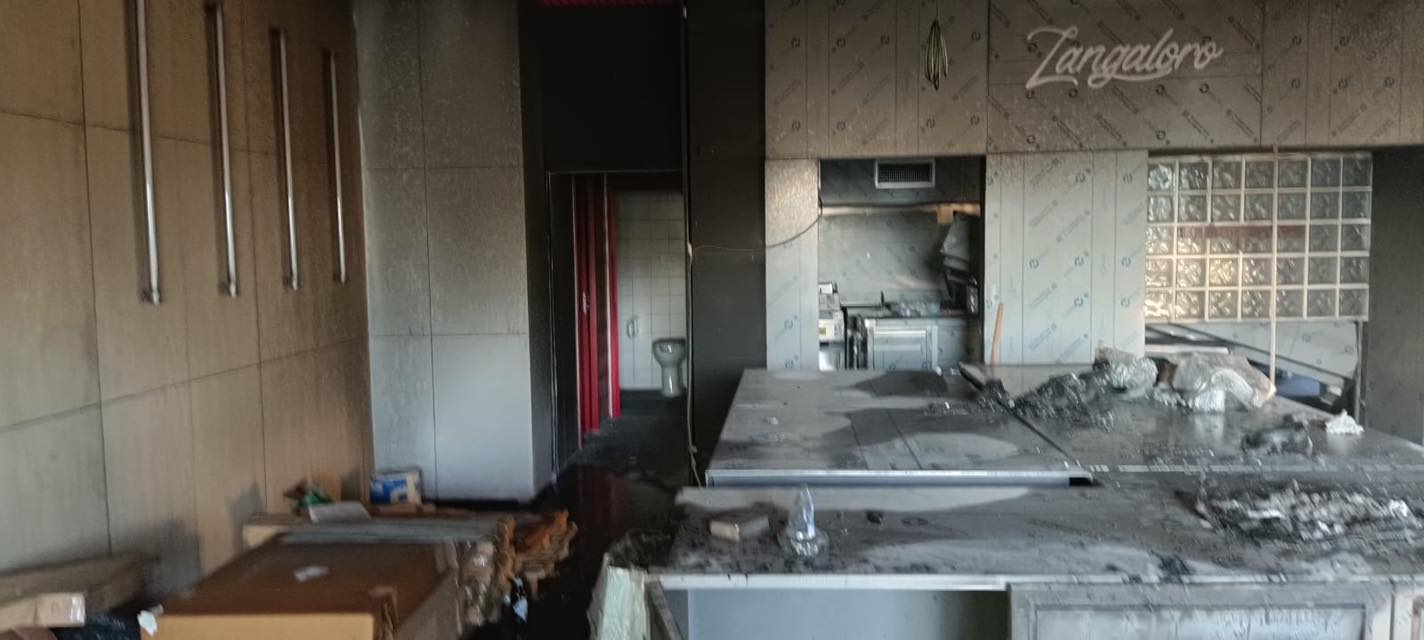 A Gela incendio doloso nel punto vendita “Zangaloro”: gravi danni ai locali di prossima apertura