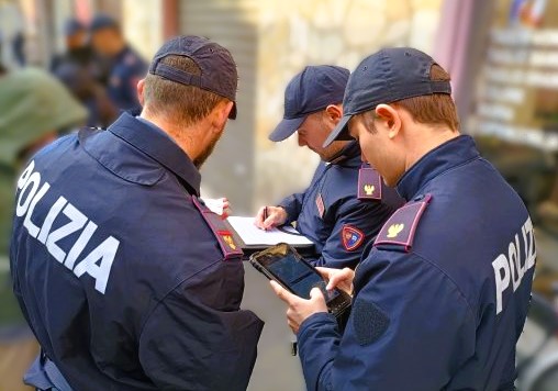 Caltanissetta, carta di identità elettronica priva di microchip: denunciato 20enne