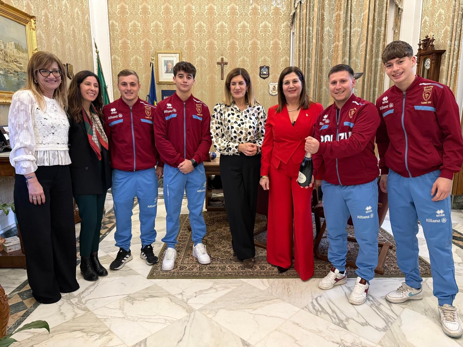 Caltanissetta, atleti della sezione di pesistica giovanile delle Fiamme Oro della Polizia incontrano il Prefetto Messina