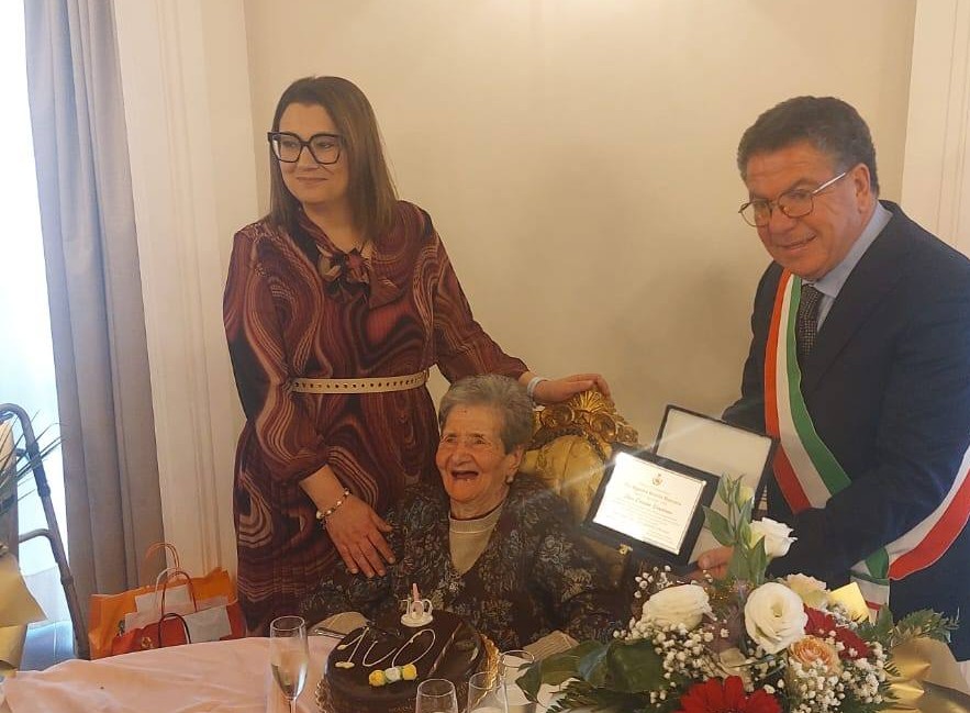 Campofranco. Comunità in festa per il centesimo compleanno di Benita Mazara