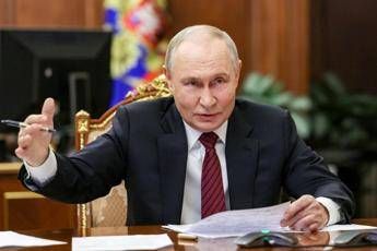 Asset russi congelati, Mosca: “Presto risponderemo a mossa Ue”. Salvini: “L’Europa scherza con il fuoco”