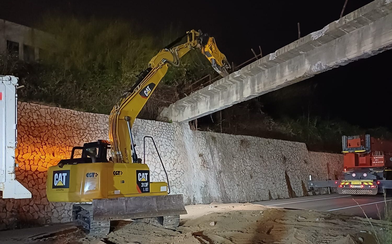 Sicilia, Anas: sulla SS121 “Catanese” a Misilmeri demolita passerella pedonale in disuso