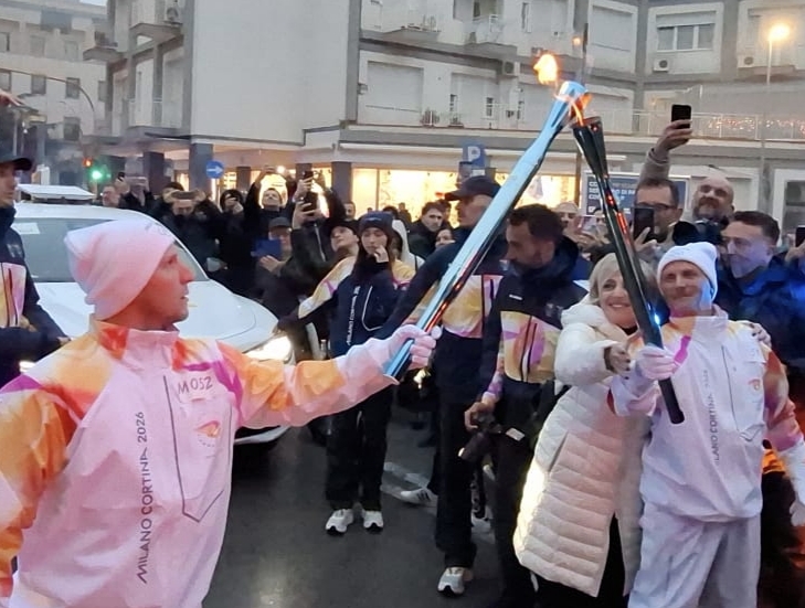 La fiamma Olimpica a Caltanissetta, uno spot allo sport lo regala la famiglia Scarantino