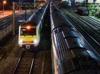 “Il ponte crolla, stop ai treni”: allarme in Inghilterra per una foto fake