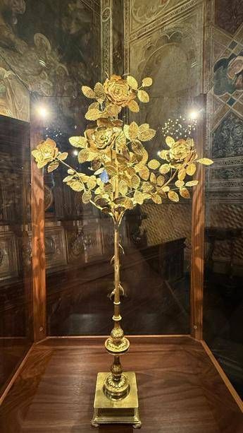 La Rosa d’Oro di Pio II torna a splendere