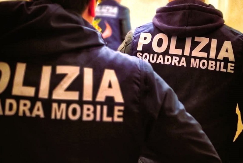 False residenze per il Reddito di cittadinanza, 21 indagati Caltanissetta, coinvolti 3 vigili urbani e dipendente comunale