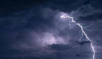 Maltempo sull’Italia, scatta allerta arancione in tre regioni: Sud nel mirino