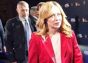 Meloni riceve il premio Thatcher: “Io un soldato al servizio di un’idea”