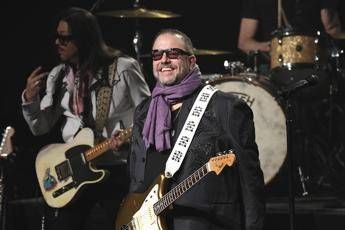 Morto Raul Malo, voce dei Mavericks e icona del country latino