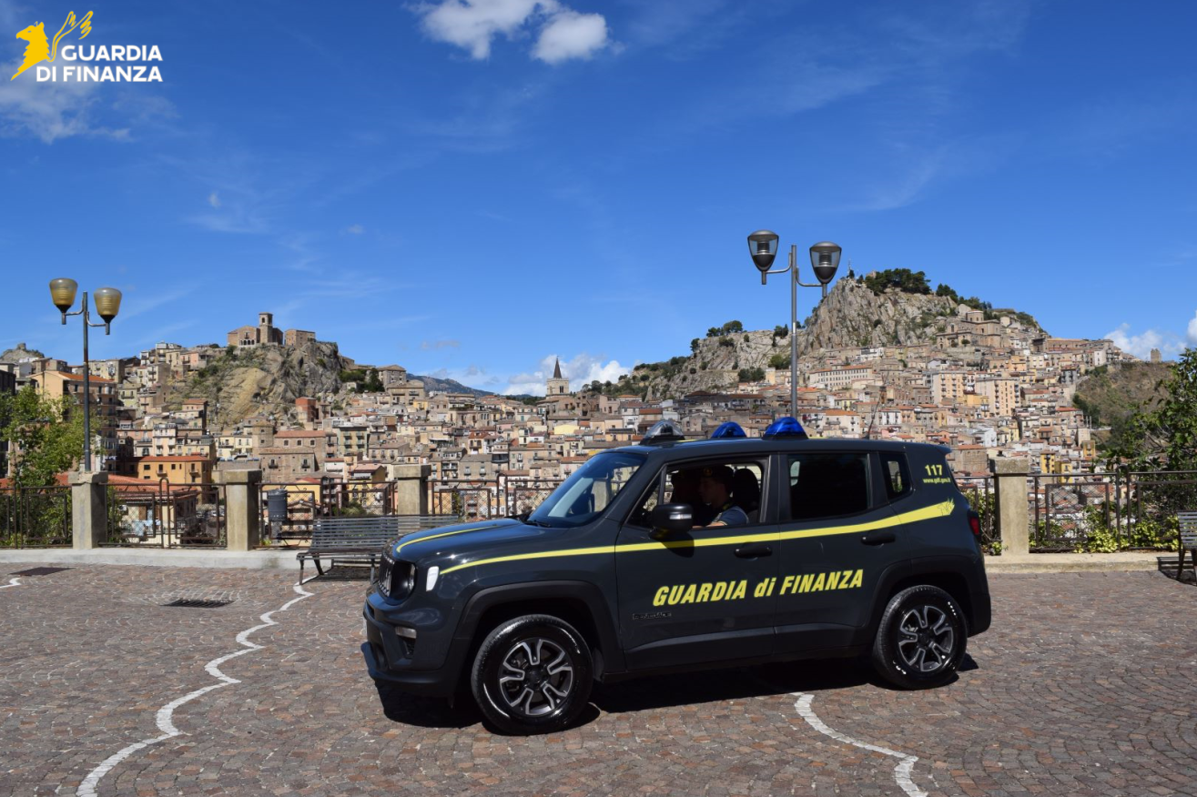 Enna, falsi braccianti e indennità di disoccupazione: scoperta truffa da 230mila euro